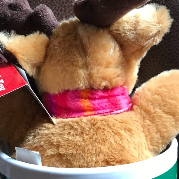Dan Dees TM Collector's Choice Christmas mug with Reindeer stuffed animal. New. - Picture 12 of 13
